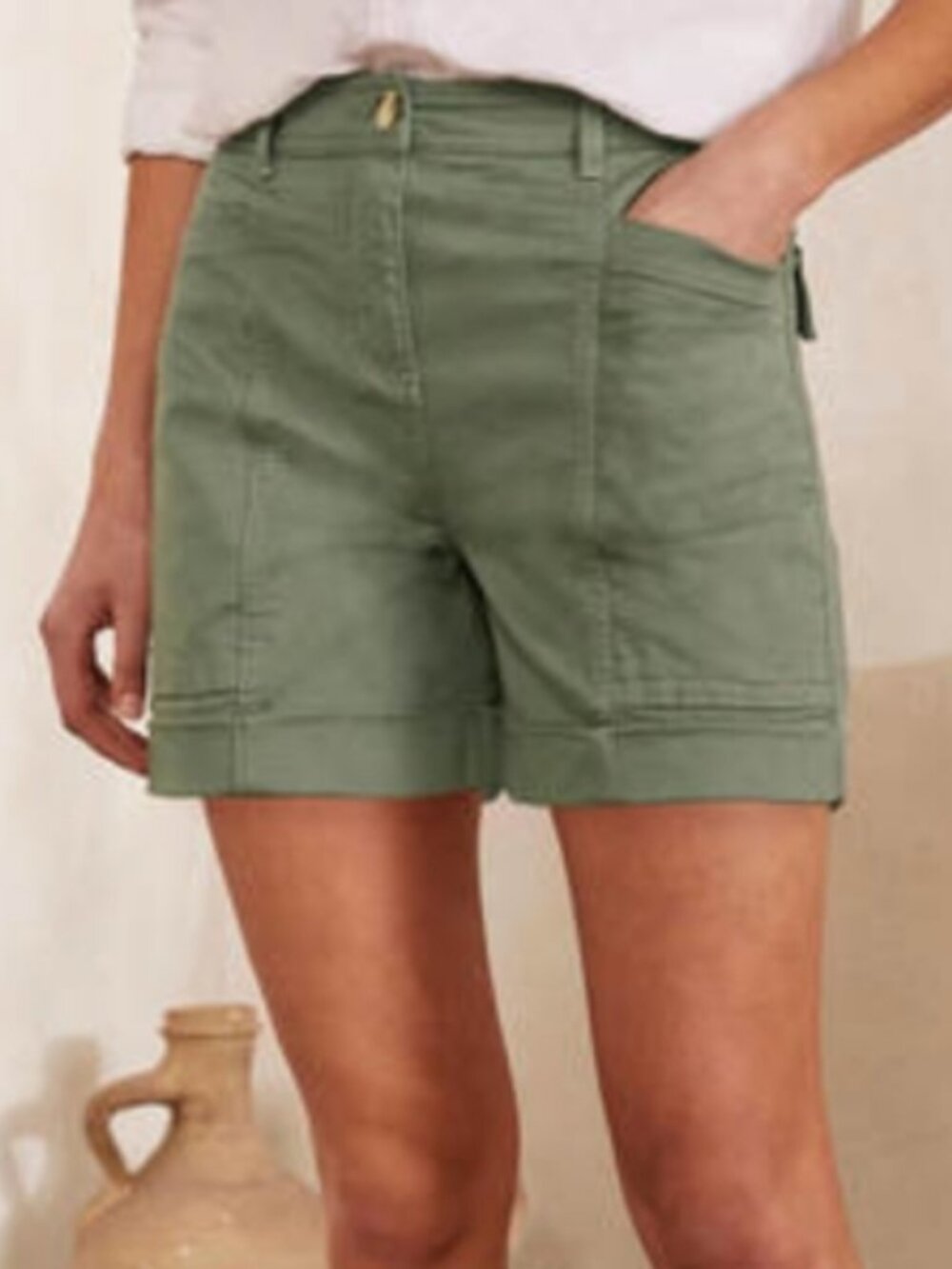 Boden Abingdon Chino Shorts, 4" Olive Green - Womens US 6